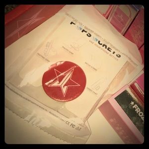 Jeffree Star limited edition pop socket